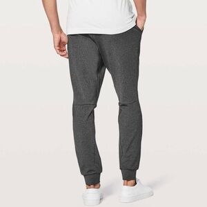 lululemon athletica Men’s Intent Joggers Heathered Black Tapered Leg sz M